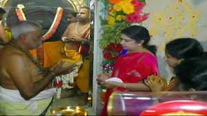 ಜಮೀರ್ ಹೇಳಿಕೆಗೆ ತಿರುಗೇಟು ಕೊಟ್ಟ ಅನಿತಾ ಕುಮಾರಸ್ವಾಮಿ! 