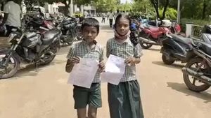 ಮದ್ಯದಂಗಡಿ ಬಂದ್; ವಿದ್ಯಾರ್ಥಿಗಳ ಬೇಡಿಕೆ ಈಡೇರಿಸಿದ ತಮಿಳುನಾಡು ಸಿಎಂ