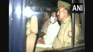 ಲಖಿಂಪುರ ಹಿಂಸಾಚಾರ: ಆಶಿಶ್ ಮಿಶ್ರಾಗೆ ಆನಾರೋಗ್ಯ, ಆಸ್ಪತ್ರೆಗೆ ಸ್ಥಳಾಂತರ