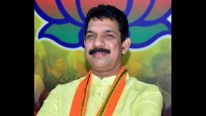  ''ನಳಿನ್ ಕುಮಾರ್ ಕಟೀಲಿಗೆ ಸೀರೆ ಉಡಿಸಿದರೆ ಹೆಣ್ಣೂ ಅಲ್ಲಾ ಗಂಡೂ ಅಲ್ಲಾ..''