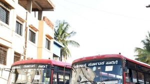 ದಸರಾ ರಜೆ; ಕಲ್ಯಾಣ ಕರ್ನಾಟಕ ಸಾರಿಗೆ ನಿಗಮದಿಂದ ಹೆಚ್ಚುವರಿ ಬಸ್ 