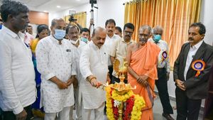 ಕೋವಿಡ್ ಮಾರ್ಗಸೂಚಿ ಬದಲಾವಣೆ; ಸುಳಿವು ಕೊಟ್ಟ ಮುಖ್ಯಮಂತ್ರಿಗಳು 