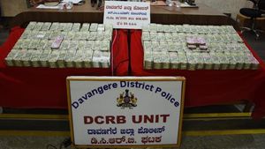 ದಾವಣಗೆರೆ; ರೈತರು, ವರ್ತಕರಿಗೆ ವಂಚನೆ, 2 ಕೋಟಿ ಪೊಲೀಸರ ವಶಕ್ಕೆ! 