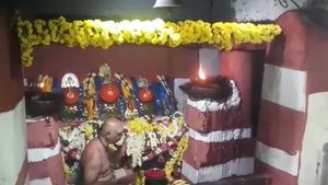  2 ವರ್ಷಗಳ ಬಳಿಕ ಭಕ್ತರಿಗೆ ಹಾಸನಾಂಬ ದೇವಿ ದರ್ಶನ ಭಾಗ್ಯ: ದರ್ಶನ ಸಮಯ ಇಲ್ಲಿದೆ