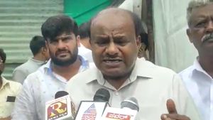 ನಾಯಕರಾದ ಮೇಲೆ ಪಕ್ಷ ಬಿಟ್ಟು ಹೋಗುವುದು ಹೊಸದೇನಲ್ಲ: ಎಚ್‌ಡಿಕೆ ಕಿಡಿ