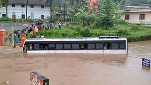  ಕೇರಳ ಮಹಾಮಳೆ: ಹೆಚ್ಚುವರಿ ರಕ್ಷಣಾ ಪಡೆಗಳ ನಿಯೋಜನೆ