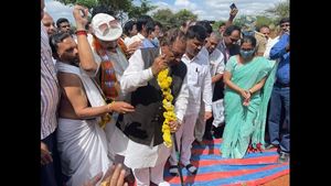 ಸಿದ್ದರಾಮಯ್ಯ, ಡಿಕೆಶಿ, ಎಚ್‌ಡಿಕೆಗೆ ಒಂದು ಮಾತು ಹೇಳಿದ ಈಶ್ವರಪ್ಪ! 