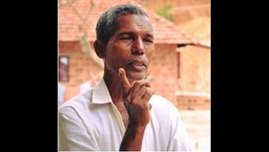 ಹರೇಕಳ ಹಾಜಬ್ಬಗೆ ನ.8ರಂದು ಪದ್ಮಶ್ರೀ ಗೌರವ; ದೆಹಲಿ ವಿಮಾನ ಹತ್ತಲಿದ್ದಾರೆ ಬರಿಗಾಲ ಫಕೀರ