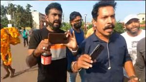  ಗೋವಾದಲ್ಲಿ ನಿಲ್ಲದ ಕನ್ನಡಿಗರ ಮೇಲಿನ ದೌರ್ಜನ್ಯ: ಮತ್ತೆ ಪುಂಡಾಟ ಮಾಡಿದ 'ರೆವಲ್ಯೂಷನರಿ ಗೋವನ್ಸ್'