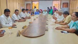 ಶಿವಮೊಗ್ಗ ಹಾಲು ಒಕ್ಕೂಟದ ಅಧ್ಯಕ್ಷರ ಪದಚ್ಯುತಿ 