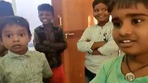ವಿಡಿಯೋ: ಪೆನ್ಸಿಲ್ ಕಳ್ಳತನ- ಪೊಲೀಸರ ಮೊರೆ ಹೋದ ವಿದ್ಯಾರ್ಥಿ
