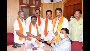 ಚಿಕ್ಕಮಗಳೂರು; ಪರಿಷತ್ ಚುನಾವಣೆಗೆ ಅಭ್ಯರ್ಥಿಗಳ ನಾಮಪತ್ರ 