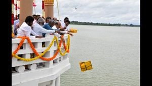  ಸಿಎಂ ಆಗಿ ಮೊದಲ ಬಾರಿಗೆ ಕಬಿನಿ ಜಲಾಶಯಕ್ಕೆ ಬಾಗಿನ ಅರ್ಪಿಸಿದ ಬಸವರಾಜ ಬೊಮ್ಮಾಯಿ