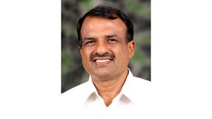  ದಕ್ಷಿಣ ಕನ್ನಡ ಕಾಂಗ್ರೆಸ್ ಅಭ್ಯರ್ಥಿಯದ್ದು ಆರ್‌ಎಸ್‌ಎಸ್ ಹಿನ್ನಲೆ; ದಿನೇಶ್ ಅಮೀನ್‌ಮಟ್ಟು ಟೀಕೆ