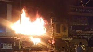 ಹರಿಹರದಲ್ಲಿ ಬೆಂಕಿಯ ರೌದ್ರನರ್ತನ: ಸುಟ್ಟು ಕರಕಲಾದ ಲಕ್ಷಾಂತರ ರೂ. ಮೌಲ್ಯದ ವಸ್ತುಗಳು 