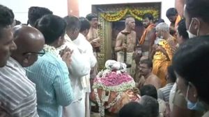 ಮುಚ್ಚಿದ ಹಾಸನಾಂಬೆ ದೇವಾಲಯ; 10 ದಿನದ ಜಾತ್ರೆಗೆ ವಿದ್ಯುಕ್ತ ತೆರೆ
