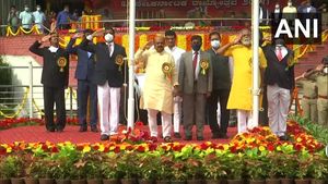 ರಾಜ್ಯದ ಎಲ್ಲ ಜಿಲ್ಲೆಗಳಲ್ಲಿ ಸಂಭ್ರಮದ ಕರ್ನಾಟಕ ರಾಜ್ಯೋತ್ಸವ ಆಚರಣೆ 