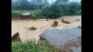 ರಾಮನಗರ: ನೀರಿನ ರಭಸಕ್ಕೆ ಕೊಚ್ಚಿಹೋದ ಮೆಳೇಹಳ್ಳಿ ಸೇತುವೆ; ಸಂಕಷ್ಟದಲ್ಲಿ 7 ಗ್ರಾಮಗಳ ಜನತೆ 