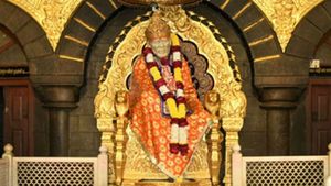  ಭಕ್ತರಿಗೆ ಸಿಹಿಸುದ್ದಿ: ಆಫ್‌ಲೈನ್‌ನಲ್ಲಿ ಪ್ರತಿದಿನ 10,000 ಮಂದಿಗೆ ಶಿರಡಿ ಸಾಯಿಬಾಬಾ ದರ್ಶನ ಅವಕಾಶ