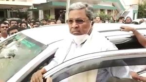 ವಿಡಿಯೋ; ನನ್ನ ಸೋಲಿಸಿ ಬಿಟ್ಟು ಇಲ್ಲಿ ಬಂದಿದ್ದೀರಿ; ಸಿದ್ದರಾಮಯ್ಯ ಗರಂ 