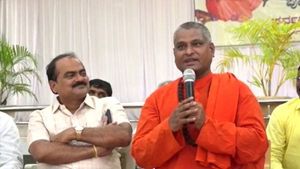 ಸರ್ಕಾರದ ವಿರುದ್ಧ ಆಕ್ರೋಶಗೊಂಡು ವಾಲ್ಮೀಕಿ ಶ್ರೀಗಳು ಕಣ್ಣೀರು ಹಾಕಿದ್ದು ಯಾಕೆ? 