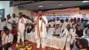 ಮಂಡ್ಯದವರು ಒರಟು ಅಂತಿದ್ದೆ, ಹಾಸನದವರು ಅದಕ್ಕಿಂತ ಒರಟರು; ಡಿಕೆಶಿ