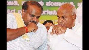 ಎಚ್.ಡಿ. ದೇವೇಗೌಡರದು ದೇಶದಲ್ಲೇ 2ನೇ ಅತಿ ದೊಡ್ಡ ರಾಜಕೀಯ ಕುಟುಂಬ!