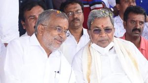 ಜೆಡಿಎಸ್‌ಗೆ ಬಿಸಿತುಪ್ಪವಾದ ಮೈಸೂರಿನ ಪಕ್ಷದ ನಾಯಕರು!