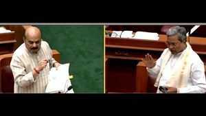 'ಬಿಜೆಪಿಯವರು ಹೊಡೆದಂಗೆ ಮಾಡ್ತಾರೆ, ಕಾಂಗ್ರೆಸ್ ನವರು ಅತ್ತಂಗೆ ಮಾಡ್ತಾರೆ, ಇಬ್ಬರದು ಬರೀ ಡ್ರಾಮಾ'