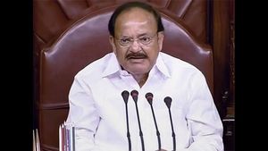 ರಾಜ್ಯಸಭೆಗೆ ಅಗೌರವ ತೋರುವುದು ಪ್ರಜಾಪ್ರಭುತ್ವವೇ?: ವೆಂಕಯ್ಯ ನಾಯ್ಡು ಪ್ರಶ್ನೆ 
