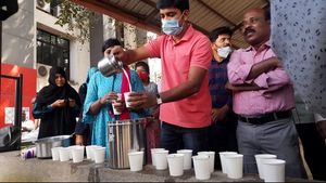 ಶಿವಮೊಗ್ಗ ಡಿಸಿ ಕಚೇರಿ ಮುಂದೆ ಮಜ್ಜಿಗೆ ಮಾರಾಟ ಮಾಡಿದ ಅತಿಥಿ ಉಪನ್ಯಾಸಕರು