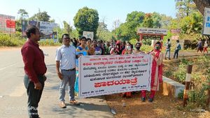 ತೀರ್ಥಹಳ್ಳಿ-ವಿಧಾನಸೌಧ ಪಾದಯಾತ್ರೆ ಹೊರಟ ಅತಿಥಿ ಉಪನ್ಯಾಸಕರು 