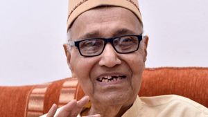 ಡಾ. ಚೆನ್ನವೀರ ಕಣವಿ ಆರೋಗ್ಯ ಸ್ಥಿರ, ಚಿಕಿತ್ಸೆ ಮುಂದುವರಿಕೆ 