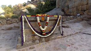  ಚಿತ್ರದುರ್ಗ ಕೋಟೆಯಲ್ಲಿ ಒನಕೆ ಓಬವ್ವ ಸಮಾಧಿ ಮರುನಿರ್ಮಾಣ
