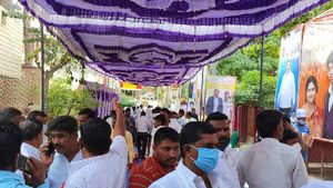 ದಾವಣಗೆರೆ; ವೀಕೆಂಡ್ ಕರ್ಫ್ಯೂ, ಬಿಜೆಪಿ ಶಾಸಕರ ಅದ್ದೂರಿ ಹುಟ್ಟುಹಬ್ಬ! 