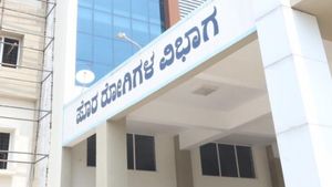 ಧಾರವಾಡ; ಕೋವಿಡ್ ಸೋಂಕಿತರಿಗಾಗಿ 24*7 ಓಪಿಡಿ ಕೌಂಟರ್ ಆರಂಭ 
