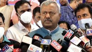 ಸಿದ್ದರಾಮಯ್ಯ, ಡಿಕೆಶಿಗೆ ಮಾಡಲು ಏನೂ ಕೆಲಸ ಇಲ್ಲ; ಎಸ್‌ಟಿಸ್ 