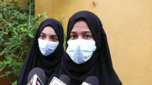  ಕಳ್ಳನಿಗೊಂದು ಪಿಳ್ಳೆ ನೆವ ಎಂಬಂತಿರುವ 'ಹಿಜಾಬ್' ವಿವಾದ  - ಕಪಿಚೇಷ್ಠೆ