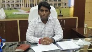  ರಾಮನಗರ: ಶಾಲಾ, ಕಾಲೇಜಿನ ಸುತ್ತಮುತ್ತ ನಿಷೇಧಾಜ್ಞೆ ಜಾರಿ ಮಾಡಿದ ಜಿಲ್ಲಾಧಿಕಾರಿ 