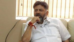 ಹಿಜಾಬ್, ಕೇಸರಿ ವಿವಾದ ಬೆಳೆಯಲು ಸರ್ಕಾರವೇ ಕಾರಣ; ಡಿಕೆಶಿ ಆರೋಪ