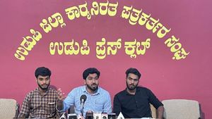 ಕೇಸರಿ ಶಾಲು ವಿದ್ಯಾರ್ಥಿಗಳ ಧಾರ್ಮಿಕ ಭಾವನೆ ಅಲ್ಲ; ಸಿಎಫ್ಐ 