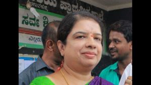 ಹಿಜಾಬ್- ಕೇಸರಿ ವಿವಾದವನ್ನು ಧರ್ಮಯುದ್ಧದ ರೀತಿ ಬಿಂಬಿಸಲಾಗಿದೆ; ಅನಿತಾ ಕುಮಾರಸ್ವಾಮಿ 