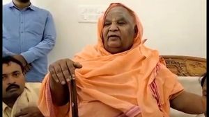 ಗಾಳಿಯ ಗಂಢಾಂತರ: ವರ್ಷದ ಮೊದಲ ಭವಿಷ್ಯ ನುಡಿದ ಕೋಡಿಮಠದ ಶ್ರೀ