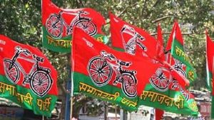 ಯುಪಿ: ಸಿಎಂ ಯೋಗಿ ವಿರುದ್ಧ ಕಪ್ಪು ಬಾವುಟ ತೋರಿದ ವಿದ್ಯಾರ್ಥಿನಿಗೆ ಎಸ್‌ಪಿ ಟಿಕೆಟ್! 