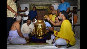 ಮೈಸೂರು: ವರ್ಷಕ್ಕೊಮ್ಮೆ ಶಿವನಿಗೆ ಚಿನ್ನದ ಕೊಳಗ ತೊಡಿಸುವ ವಿಶೇಷವೇನು?