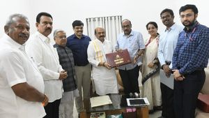  'ಬೊಮ್ಮಾಯಿ ಅವರು ಚೊಚ್ಚಲ ಬಜೆಟ್ ಸರ್ವವ್ಯಾಪಿ, ಸರ್ವಸ್ಪರ್ಶಿ'