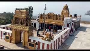 ಚಾಮರಾಜನಗರದ ದೇಗುಲ, ಪ್ರವಾಸಿ ತಾಣಗಳಲ್ಲಿ ಪ್ಲಾಸ್ಟಿಕ್ ನಿಷೇಧ!