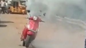 ಎಲೆಕ್ಟ್ರಿಕ್ ಸ್ಕೂಟರ್‌ಗೆ ಬೆಂಕಿ: 4 ದಿನಗಳಲ್ಲಿ 4ನೇ ಘಟನೆ- ಜನರಲ್ಲಿ ಆತಂಕ 