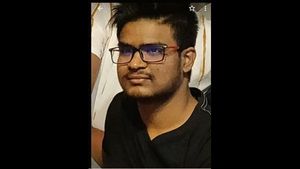 'ನವೀನ್ ಕೊನೆ ಮುಖ ನೋಡಲು ಅವಕಾಶ ಕೊಡಿ' ಸಹೋದರ ಹರ್ಷ