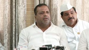  ನಳಿನ್ ಕುಮಾರ್ ಕಟೀಲ್ ಹೇಳಿದಂತೆ 1 ಡಾಲರ್‌ಗೆ 20 ರೂ. ಆಗಿದ್ಯಾ?: ಯು.ಟಿ. ಖಾದರ್ ವ್ಯಂಗ್ಯ